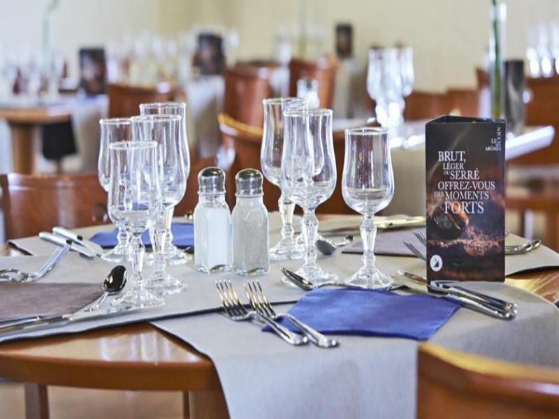 Greet Hotel Villeneuve La Garenne - Renove Luaran gambar