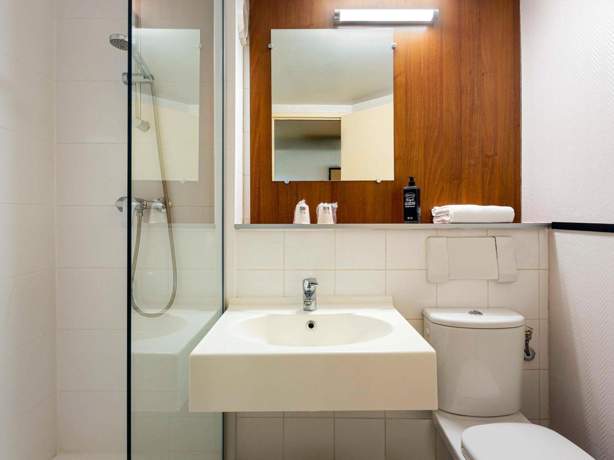 Greet Hotel Villeneuve La Garenne - Renove Luaran gambar