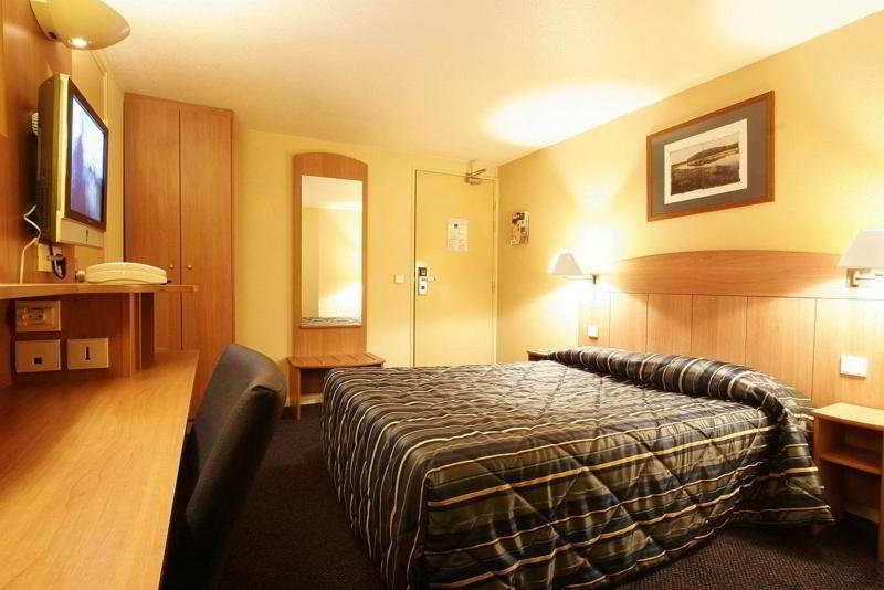 Greet Hotel Villeneuve La Garenne - Renove Luaran gambar